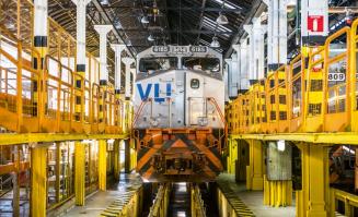 head-on view of locomotive with VLI logo